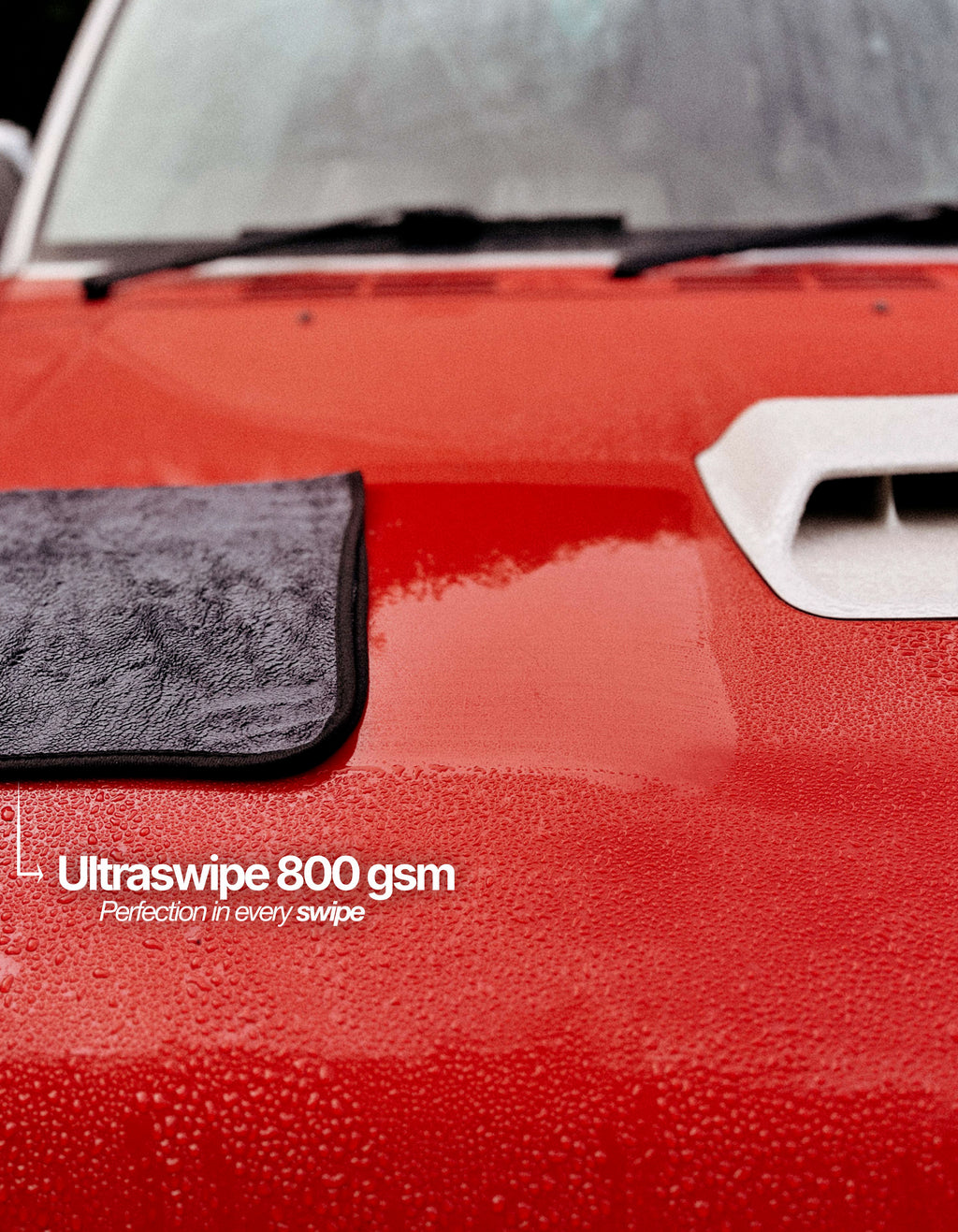 KLEANCORE UltraSwipe 800 GSM Microfiber Towel