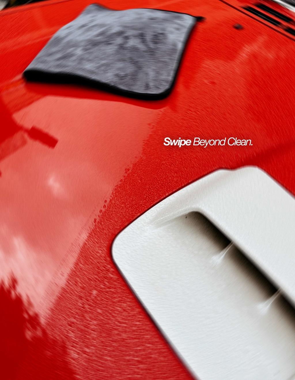 KLEANCORE UltraSwipe 800 GSM Microfiber Towel