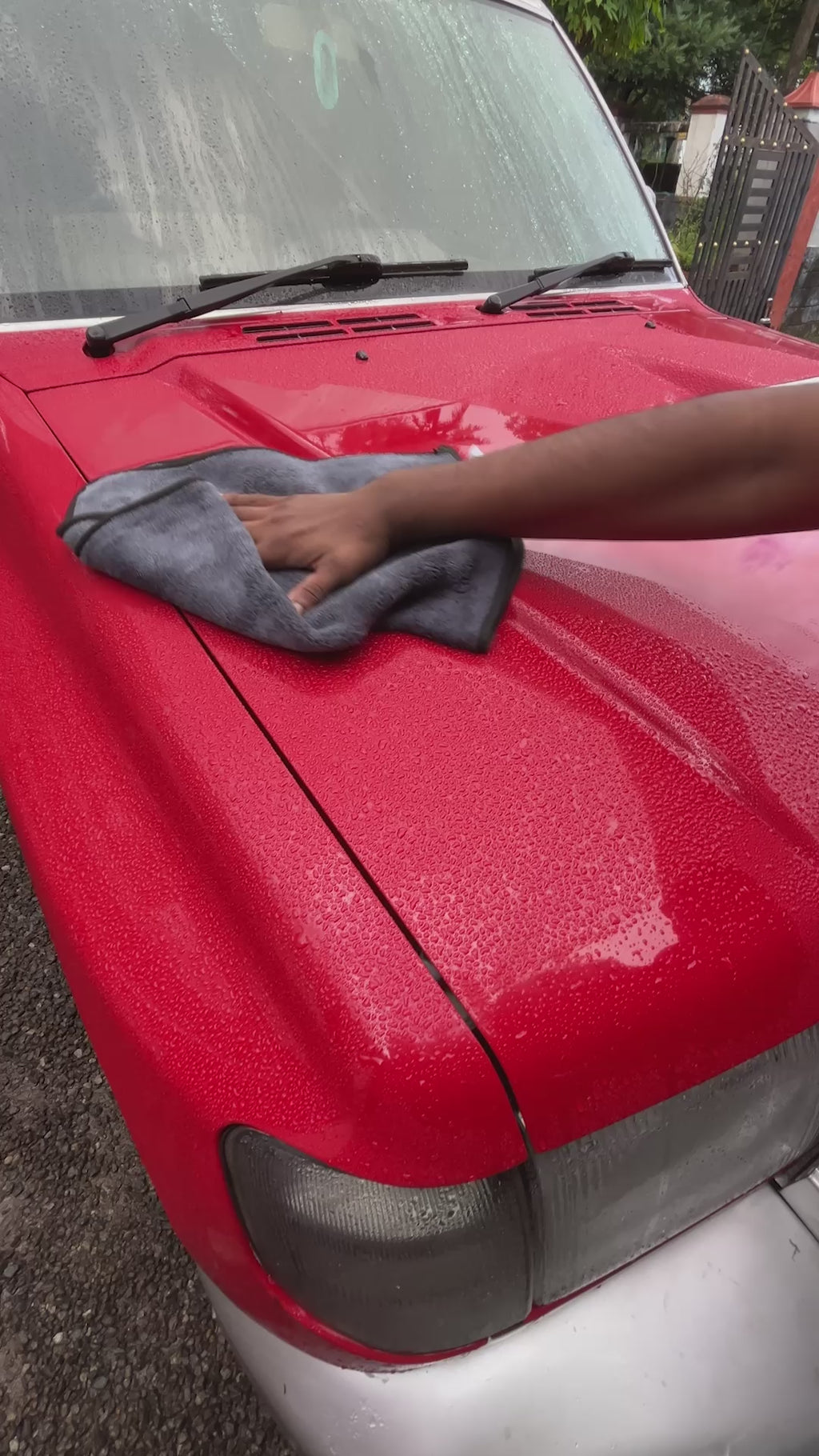KLEANCORE UltraSwipe 800 GSM Microfiber Towel